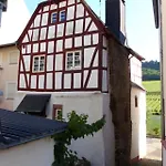 Zur Klapperburg * زيل ان دير موسل