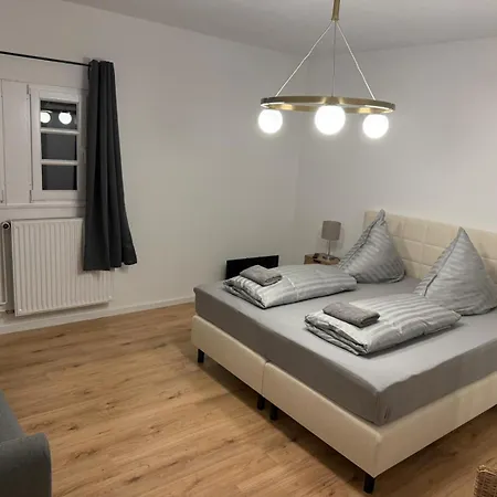 Zur Klapperburg Zell