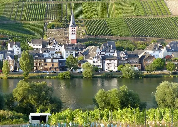 Zur Klapperburg *